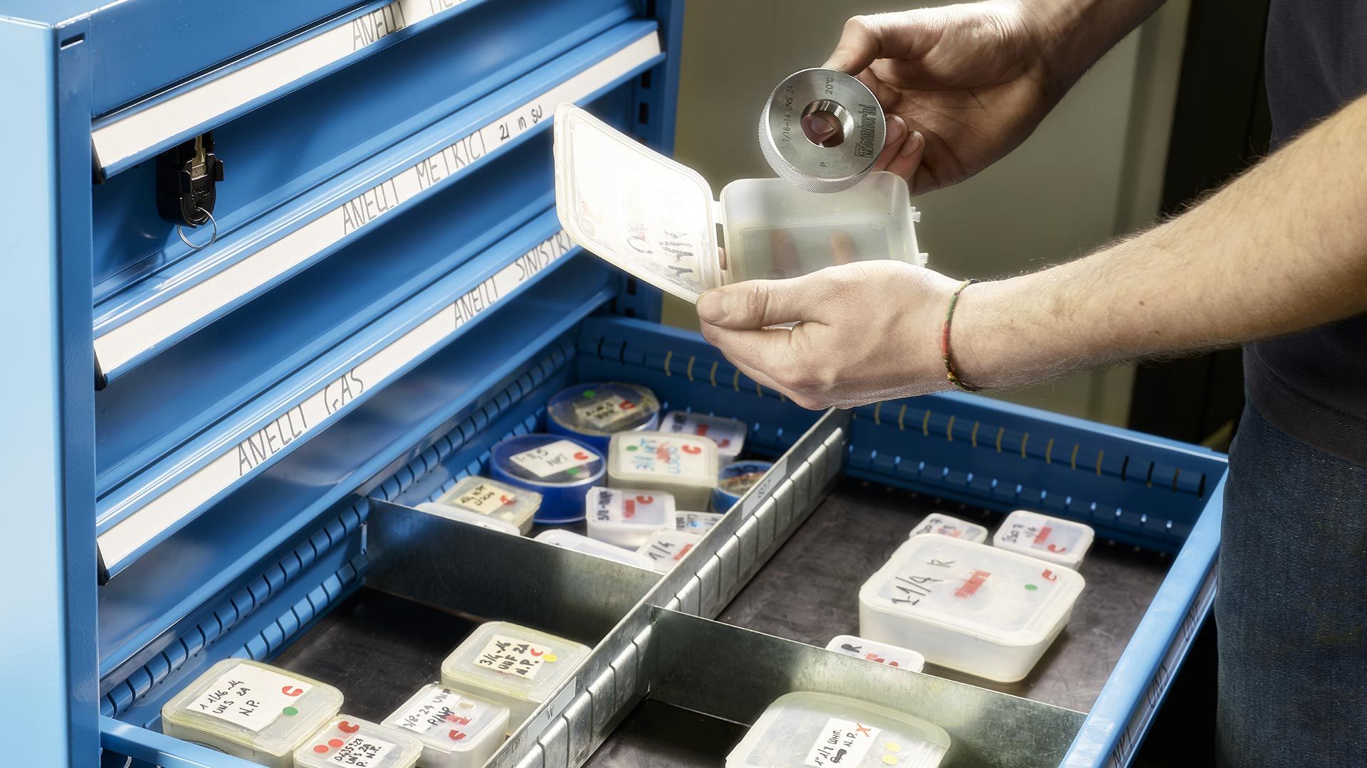 Torneria automatica di precisione